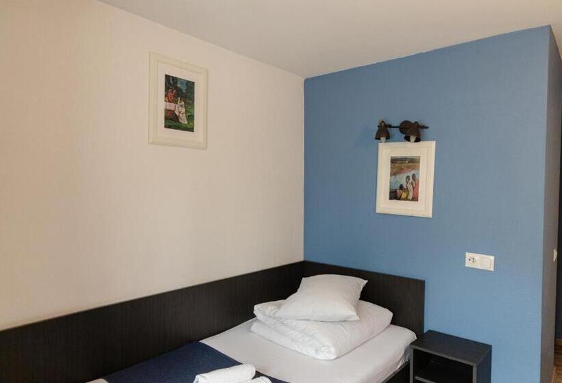 シングルデラックスルーム, Pensiunea Pictorilor