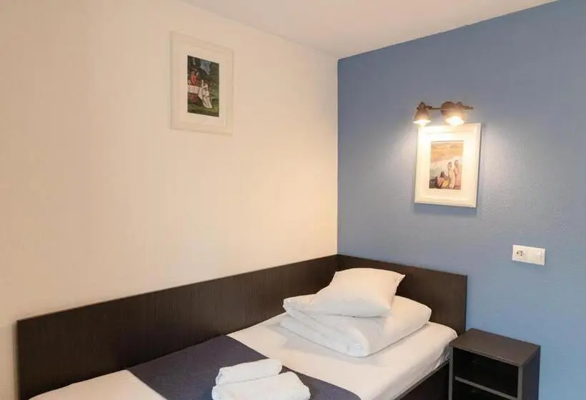 Deluxe Yhden Hengen Huone, Pensiunea Pictorilor