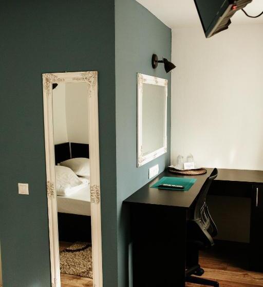 スタンダードルーム, Pensiunea Pictorilor