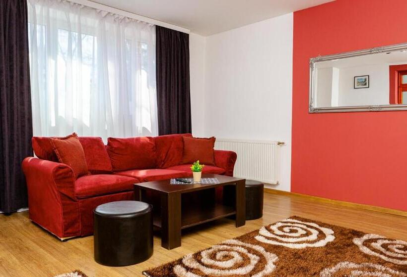 １ベッドルームアパートメント, Pensiunea Pictorilor