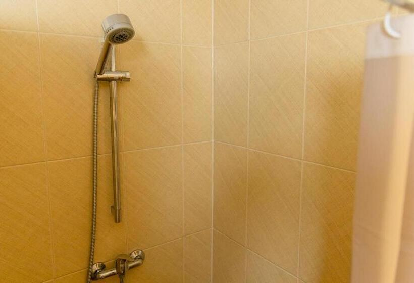 ジュニアスイート, Pensiunea Pictorilor