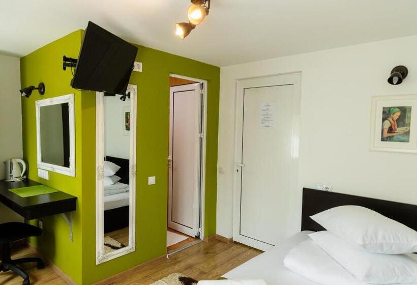 スタンダードルーム, Pensiunea Pictorilor