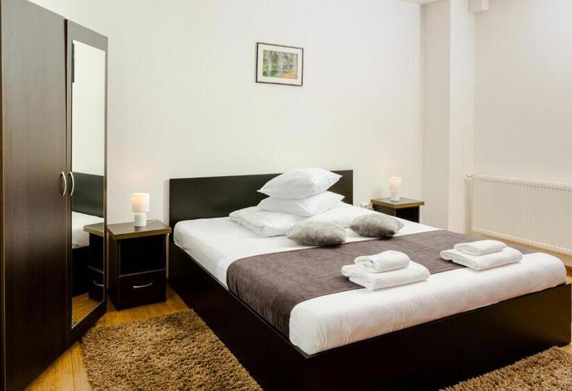 ジュニアスイート, Pensiunea Pictorilor