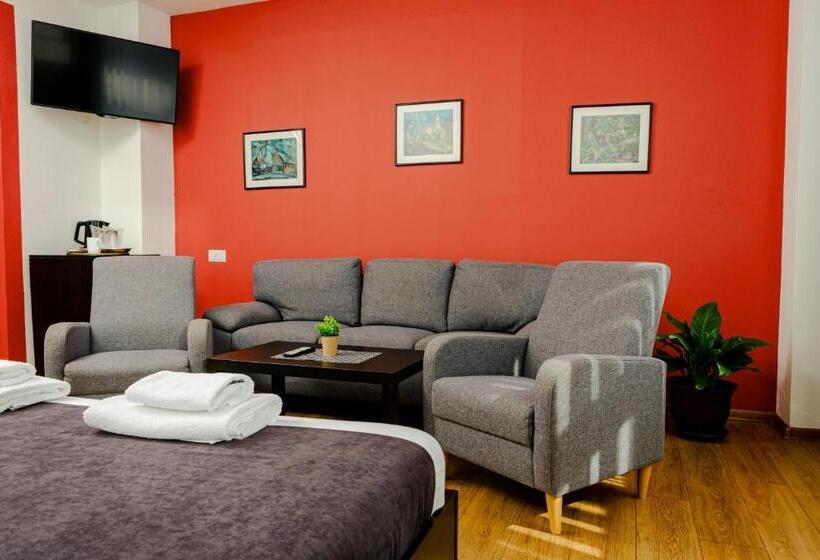 ジュニアスイート, Pensiunea Pictorilor