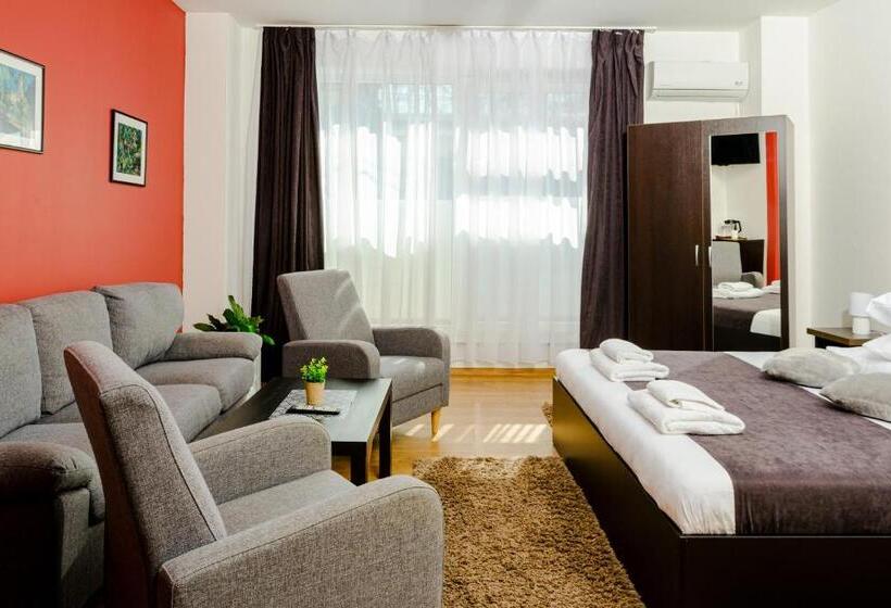 ジュニアスイート, Pensiunea Pictorilor