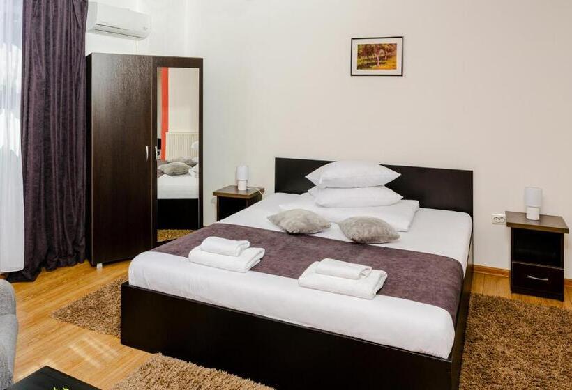 ジュニアスイート, Pensiunea Pictorilor