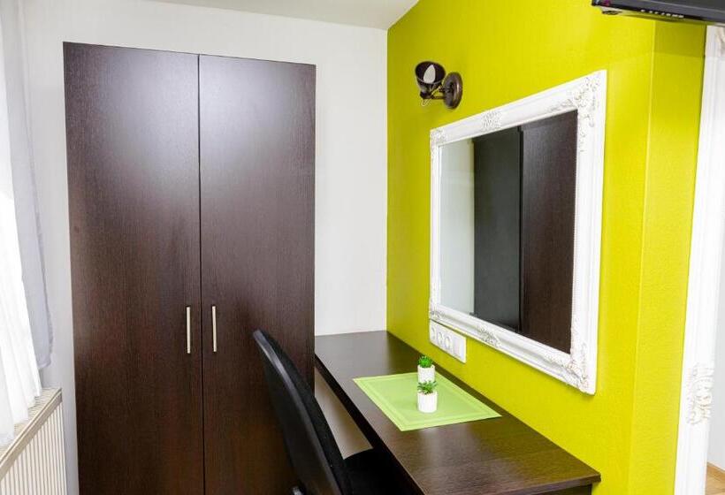 スタンダードルーム, Pensiunea Pictorilor