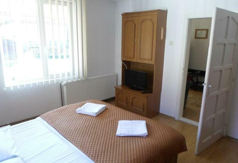 جناح غرفتين نوم, Zoltán & Erika Panzió Parajd