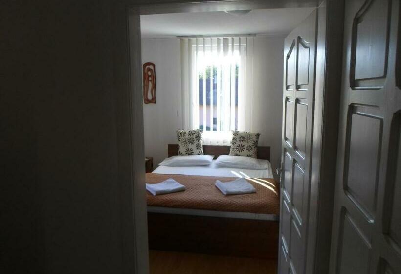 جناح غرفتين نوم, Zoltán & Erika Panzió Parajd