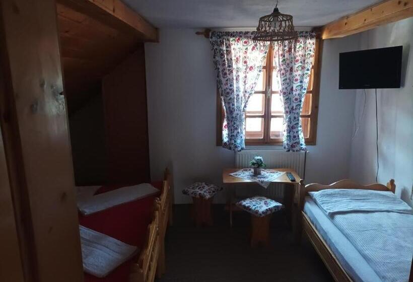 شقة 3 غرف, Zoltán & Erika Panzió Parajd