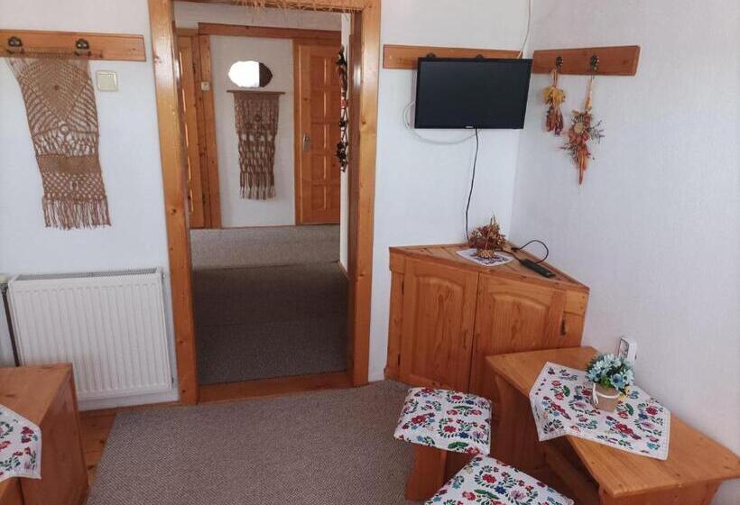 شقة 3 غرف, Zoltán & Erika Panzió Parajd