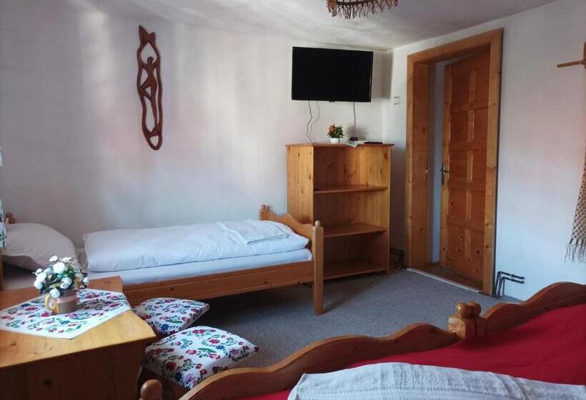 شقة 3 غرف, Zoltán & Erika Panzió Parajd