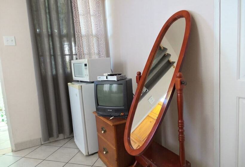 コンフォートシングルルーム, Caribbean Inn And Suites