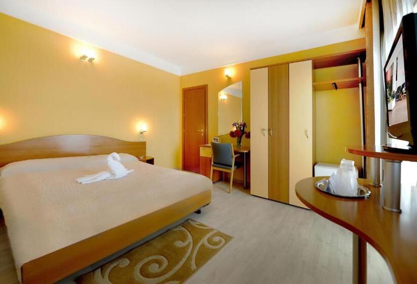 غرفة قياسية سرير مزدوج, Albatros