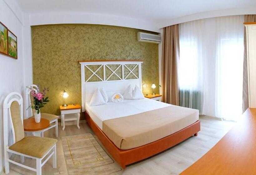 جناح مطلّ علي البحر, Albatros