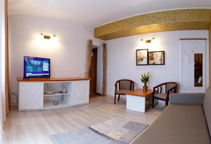 جناح مطلّ علي البحر, Albatros