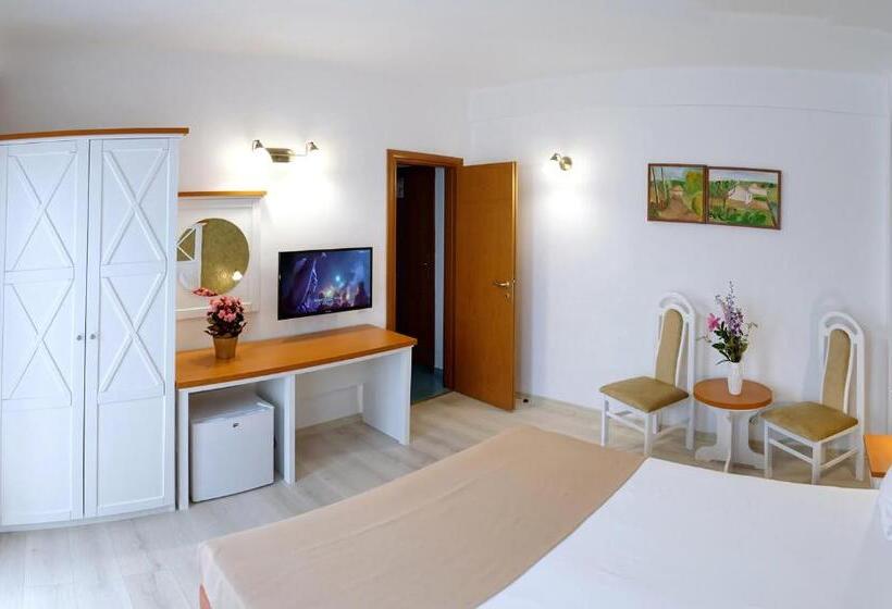 جناح مطلّ علي البحر, Albatros