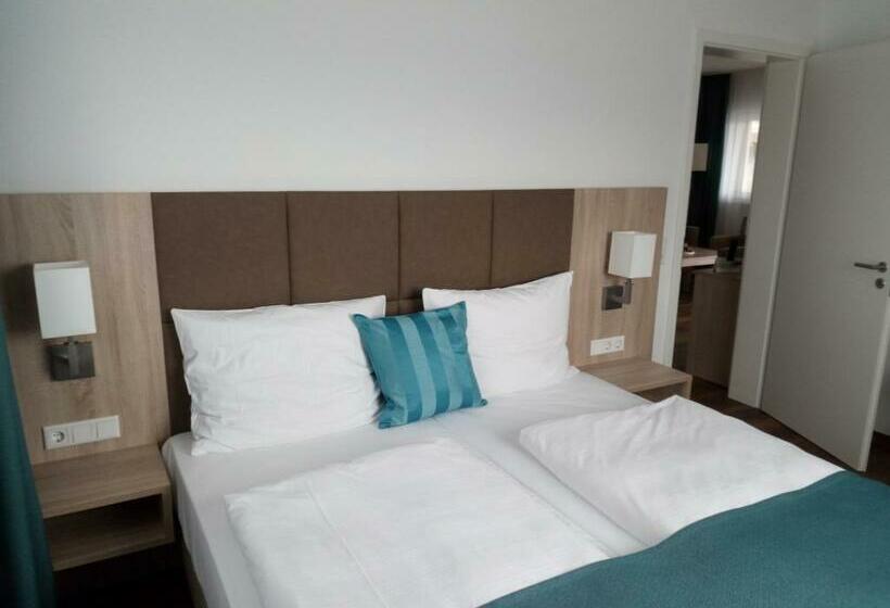 חדר סטנדרט לארבעה, Altes Ruderhaus