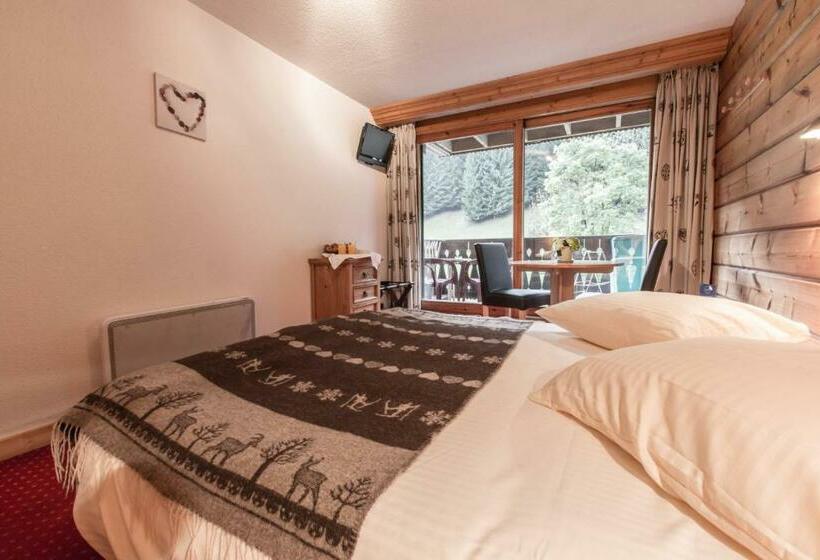 اتاق استاندارد سه نفره, Club Le Cret