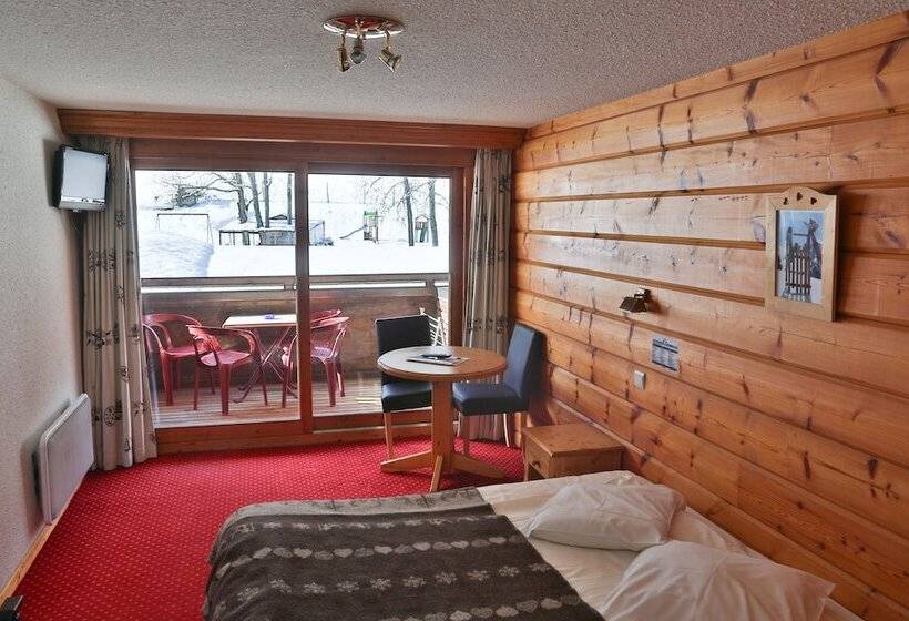 اتاق استاندارد سه نفره, Club Le Cret