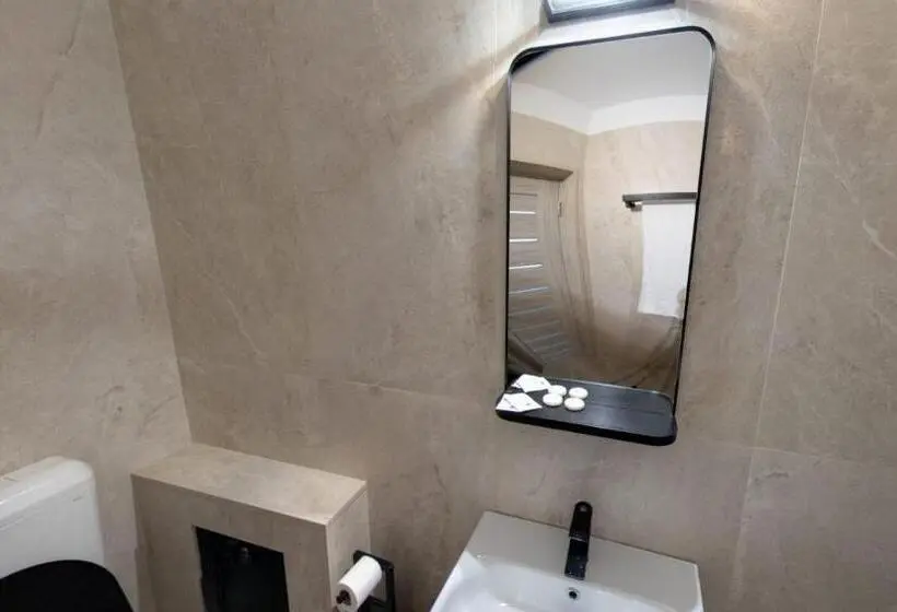 Standard Room, Duet