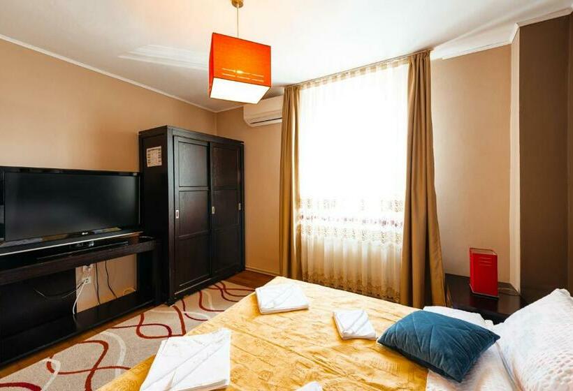 اتاق لوکس, Pensiunea Casa Zanelor