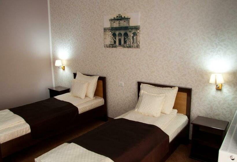 Standard Triple Room, Hanul De La Rascruce