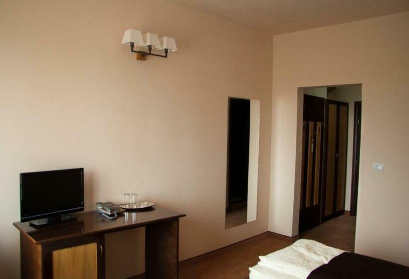 Standard Triple Room, Hanul De La Rascruce