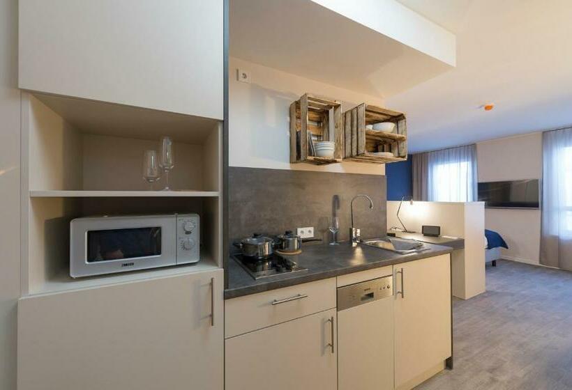 Quarto Classe Business, Harbr. Boardinghouse Ludwigsburg