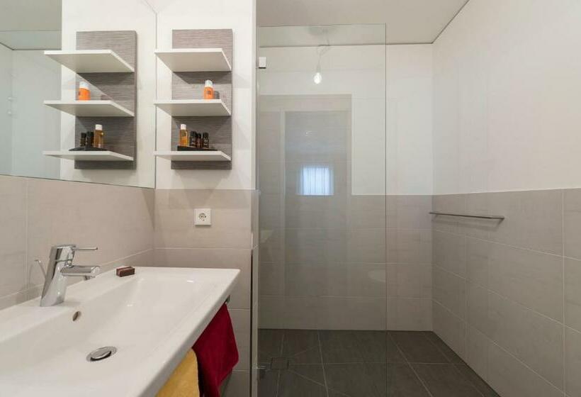 Quarto Classe Business, Harbr. Boardinghouse Ludwigsburg