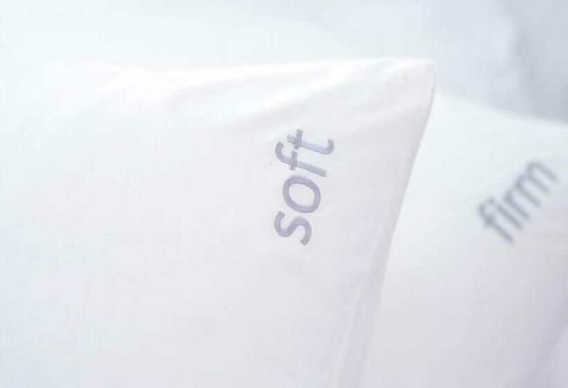 带特大床的标准间, Holiday Inn Express Baruna, An Ihg