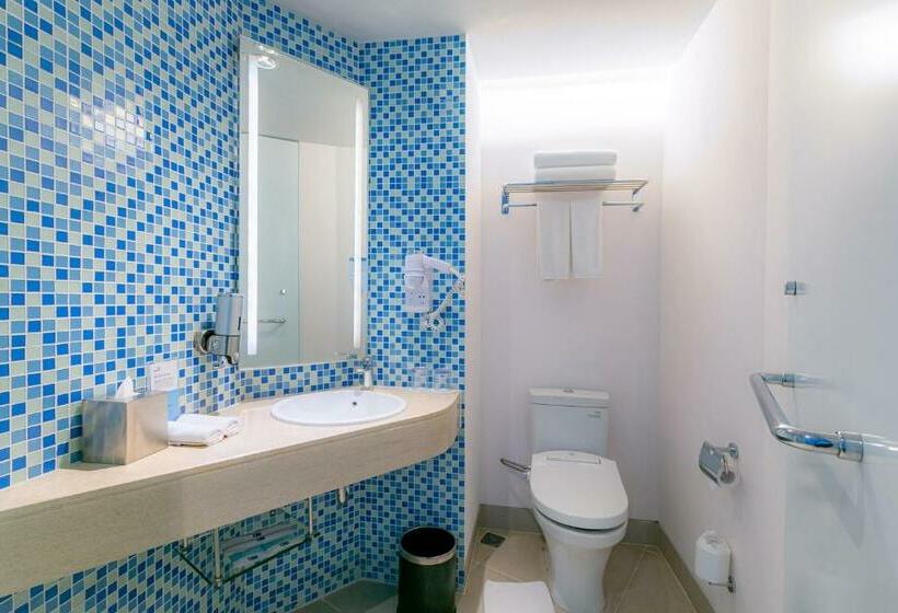 带特大床的标准间, Holiday Inn Express Baruna, An Ihg