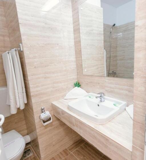 标准单人间, Mures