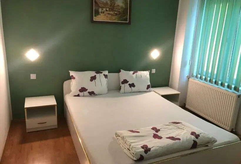 Cameră Standard, Pension Eclipse