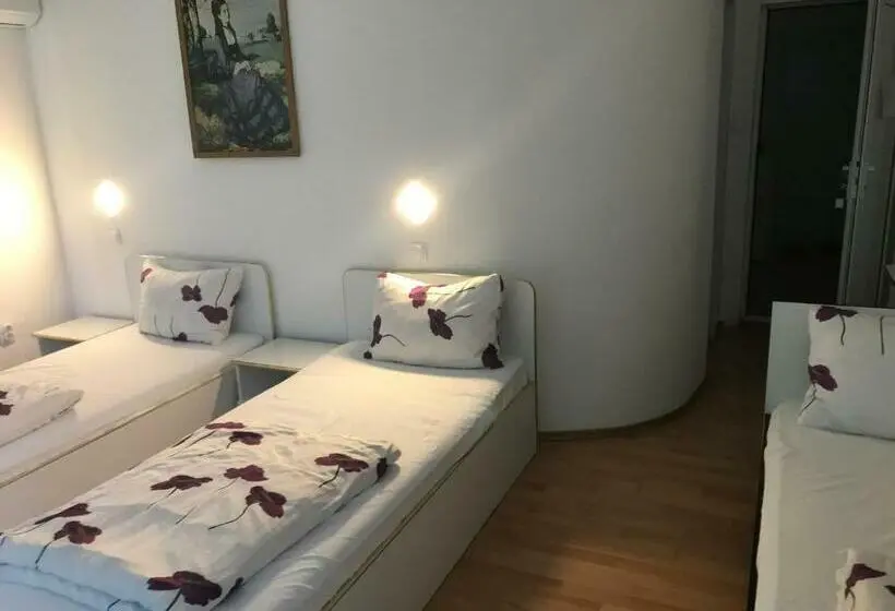 Cameră Triplă Standard, Pension Eclipse