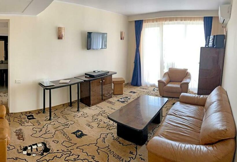 סוויטה משפחתית, Pirates Resort