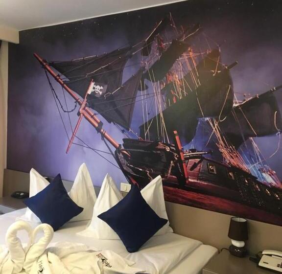 高级大房间, Pirates Resort