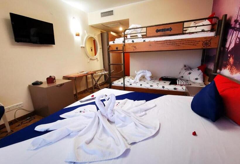 חדר משפתחתי סופריור, Pirates Resort