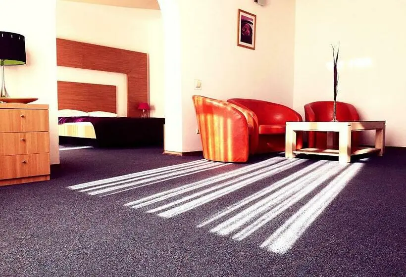 Suite, Roberto
