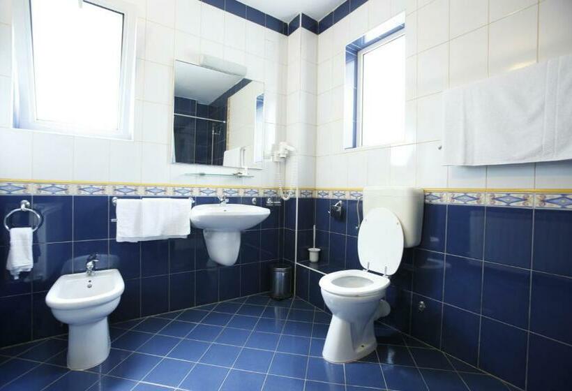 Номер Стандарт, Roberto