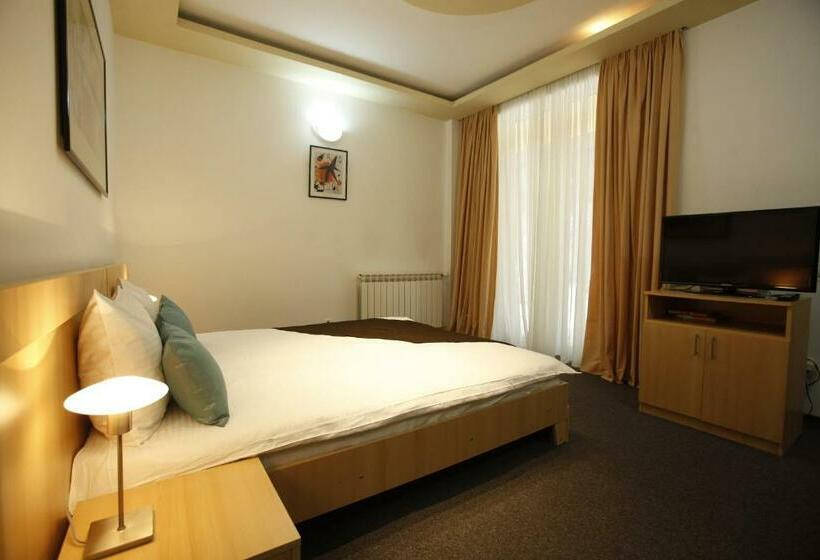 Номер Стандарт, Roberto