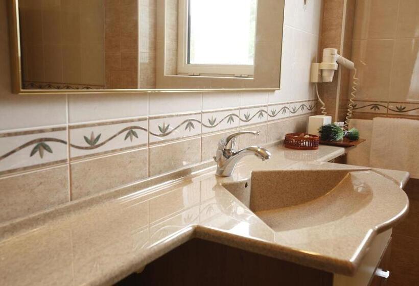 Люкс с гидромассажем, Roberto