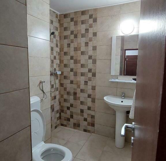 스탠다드 룸, Rodica