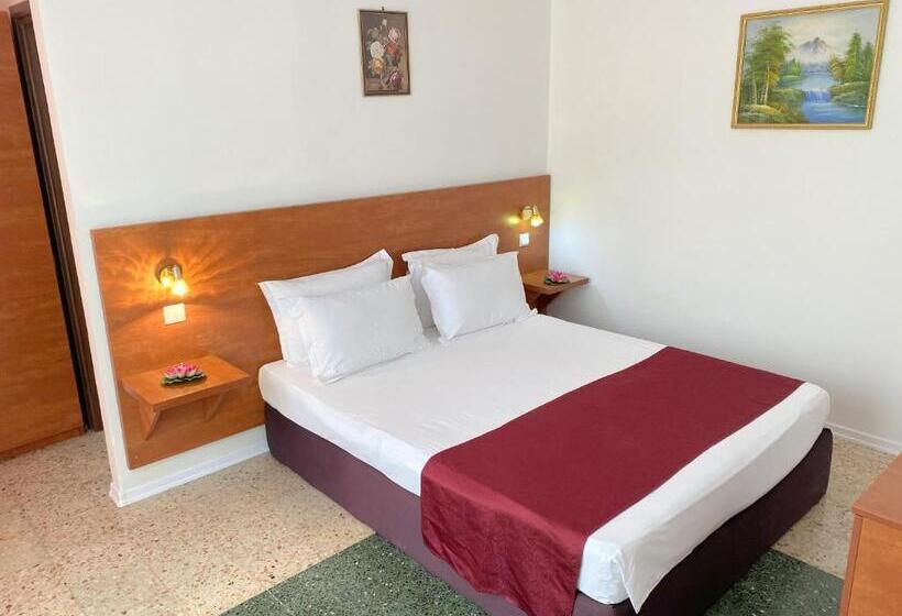 1 Bedroom Apartment Lake View, Tomis Hotel Neptun