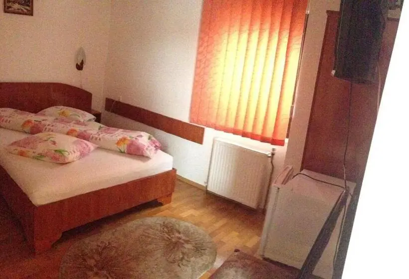 バルコニー付スイート, Motel Buti