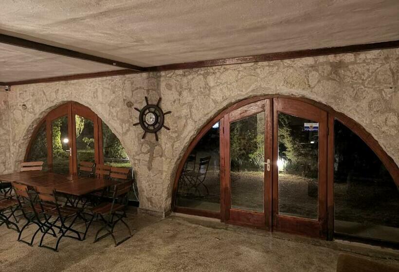 غرفة قياسية رباعية, Marina Park