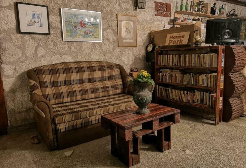 غرفة قياسية رباعية, Marina Park