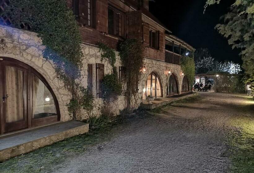 غرفة قياسية رباعية, Marina Park