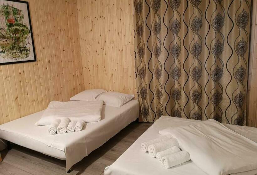 غرفة قياسية رباعية, Marina Park