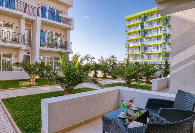 스탠다드 트리플 룸 테라스, Sammos Beach Resort